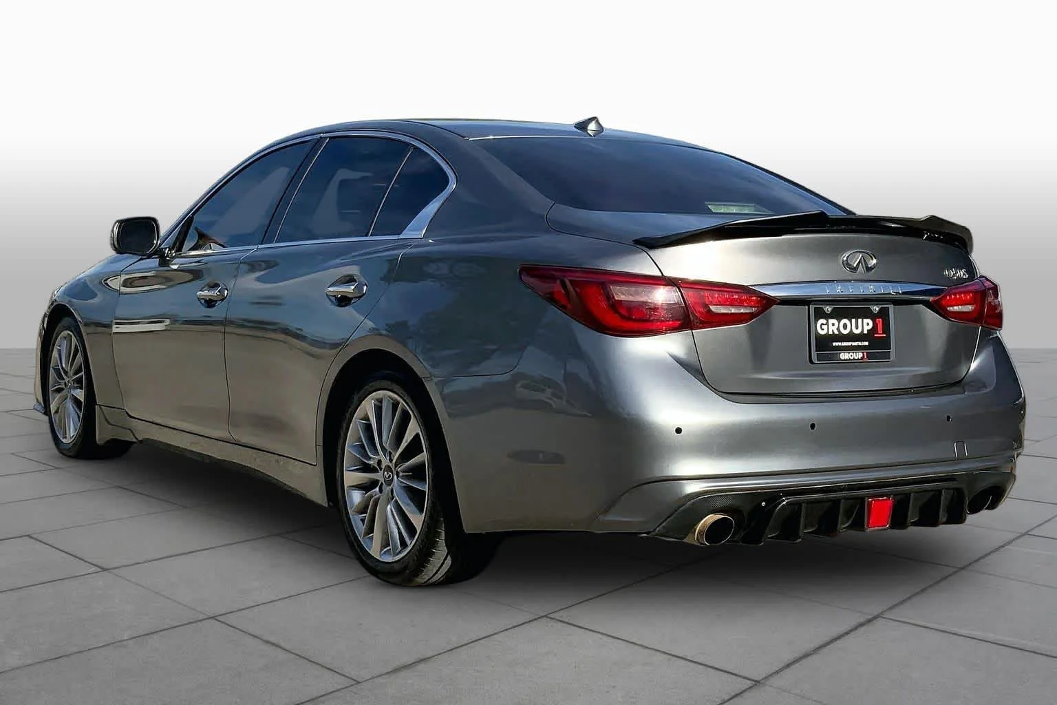 Used 2018 Graphite Shadow INFINITI 3.0t SPORT image 11