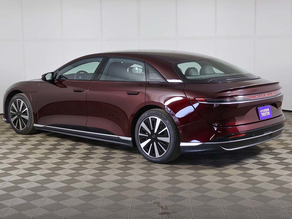 Used 2023 Red Lucid Pure image 10