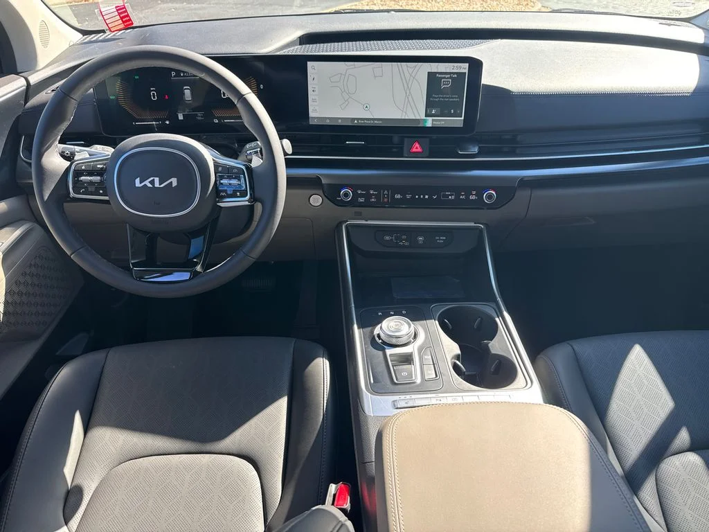 New 2025 White Kia LXS image 20