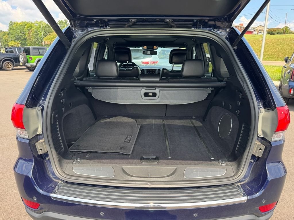 Used 2015 Blue Jeep Limited image 16