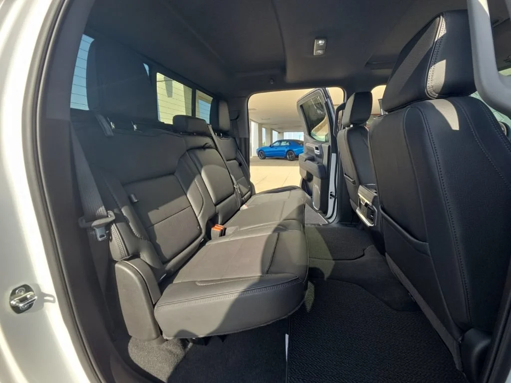 Used 2024 White Frost Tricoat GMC Denali image 12