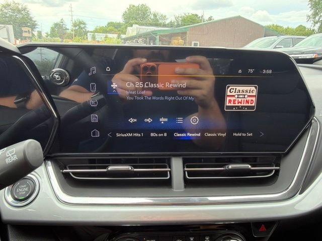 Used 2026 Summit White Chevrolet LT image 26