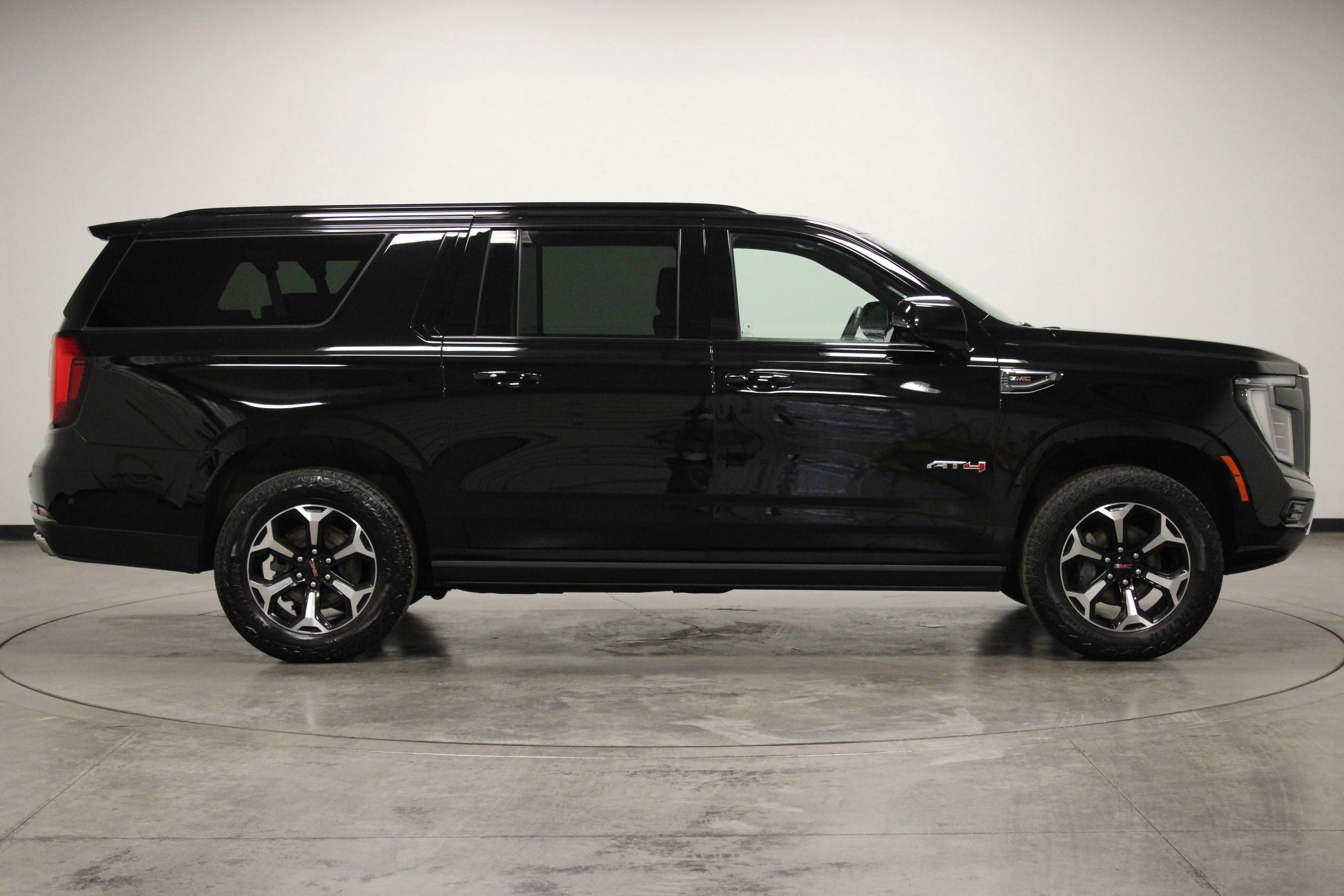 Used 2025 Onyx Black GMC AT4 image 9