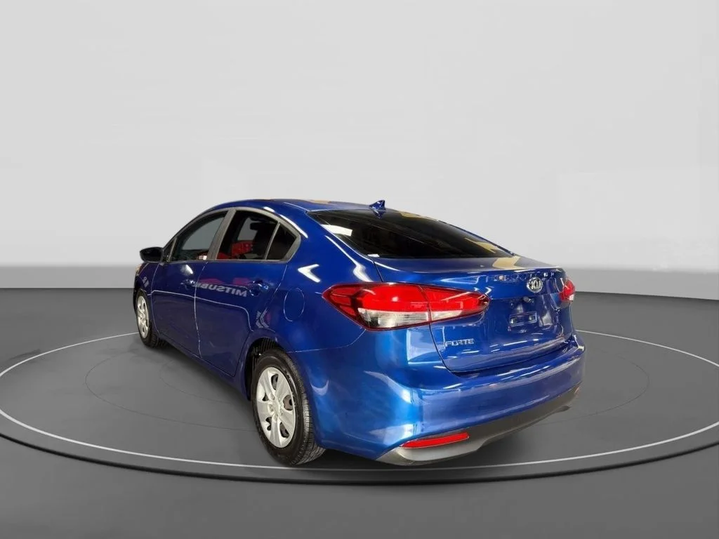 Used 2017 Deep Sea Blue Kia LX image 5