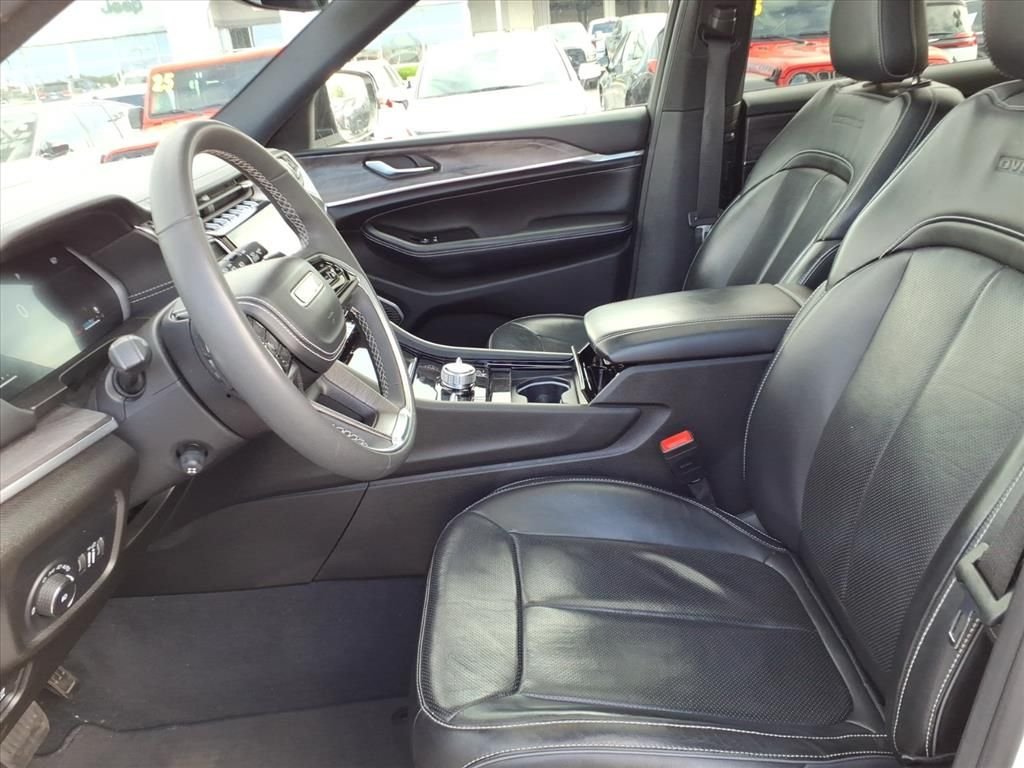 Used 2023 White Jeep Overland image 9