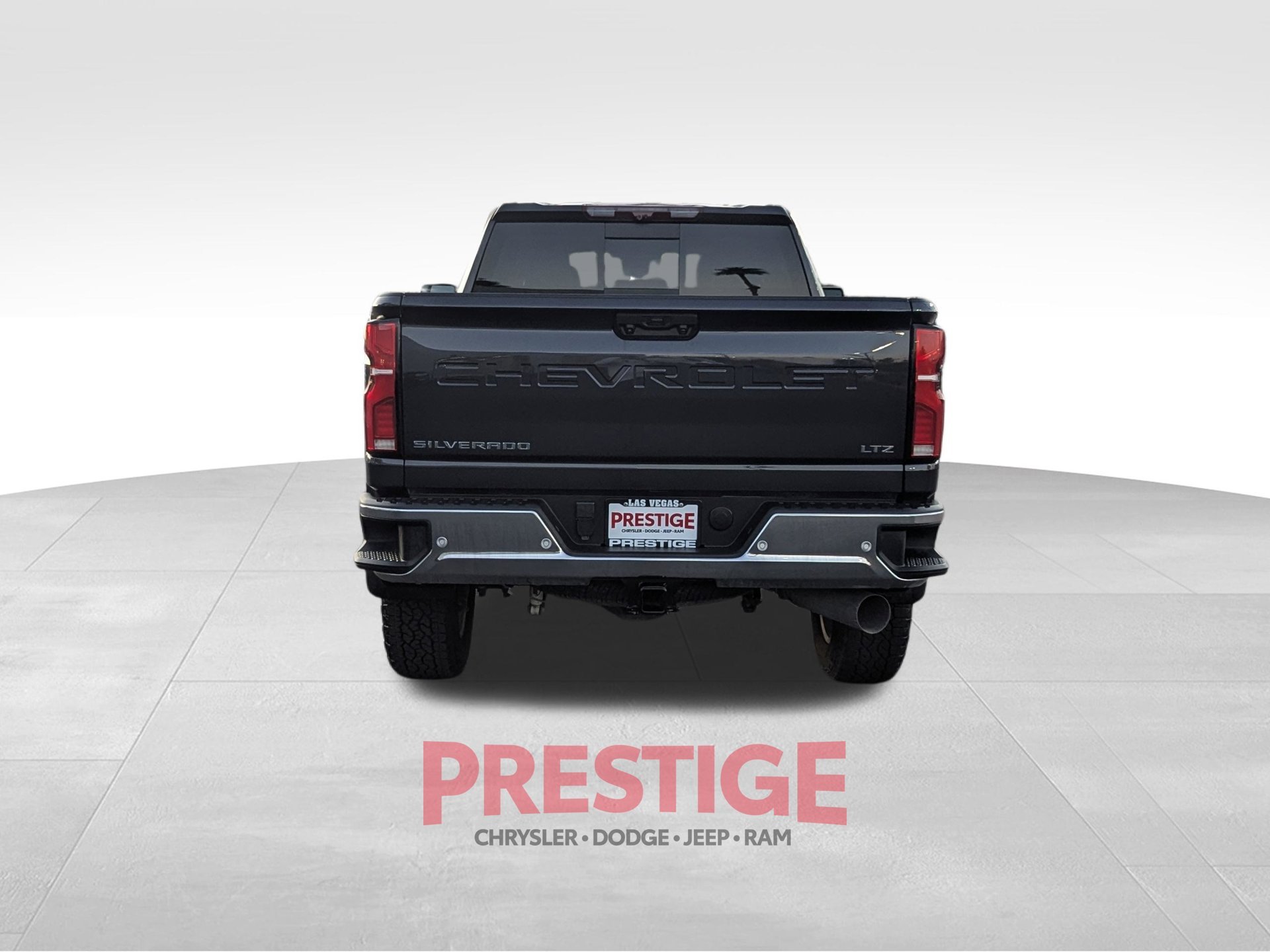 Used 2024 Gray Chevrolet LTZ image 6
