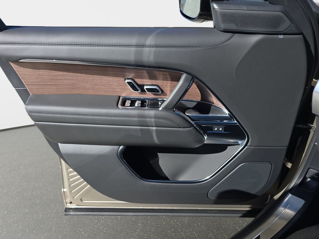 New 2026 Batumi Gold Land Rover SE LWB image 29