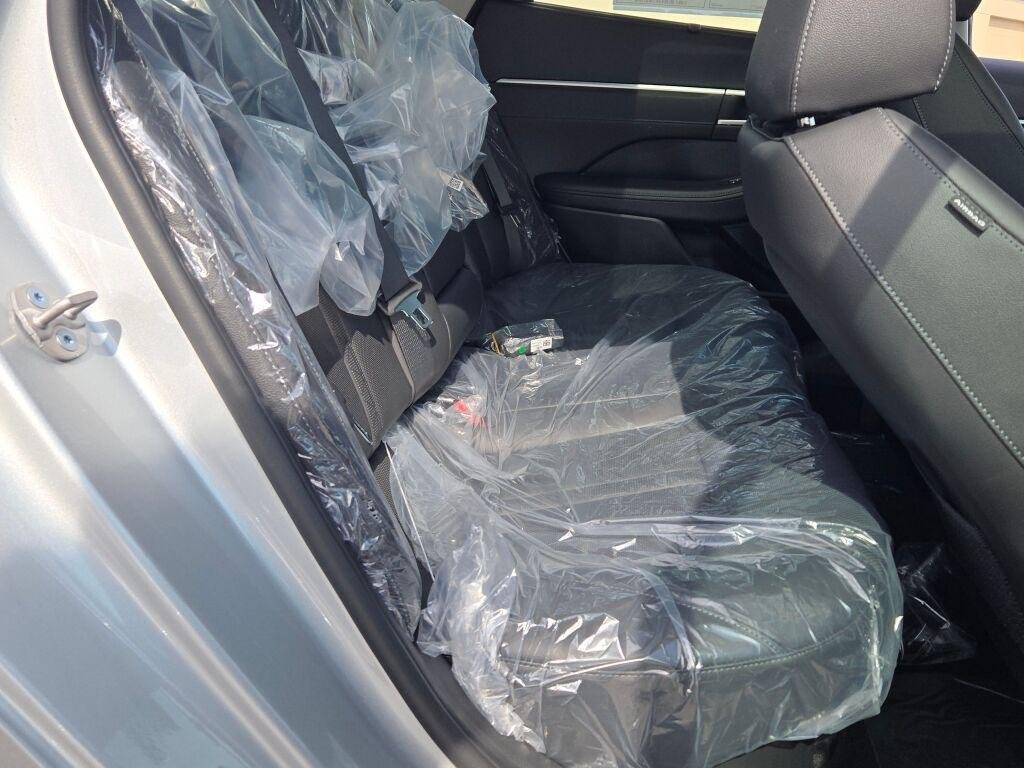 2025 Hyundai Sonata Hybrid Limited - Photo 10