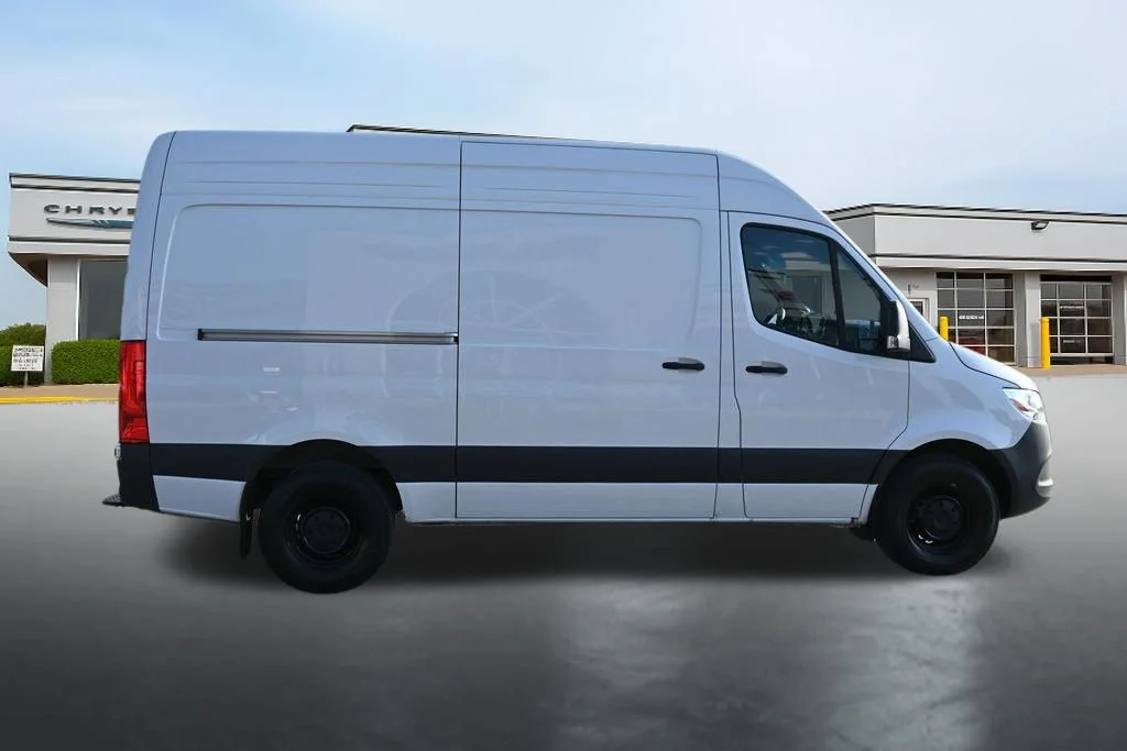 Used 2025 White Mercedes-Benz Cargo 144 WB image 6