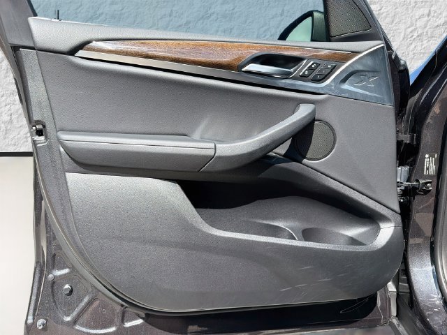 Used 2022 Dark Graphite Metallic BMW sDrive30i image 22