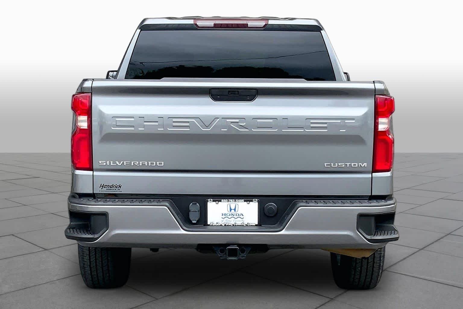 Used 2021 Satin Steel Metallic Chevrolet Custom image 5