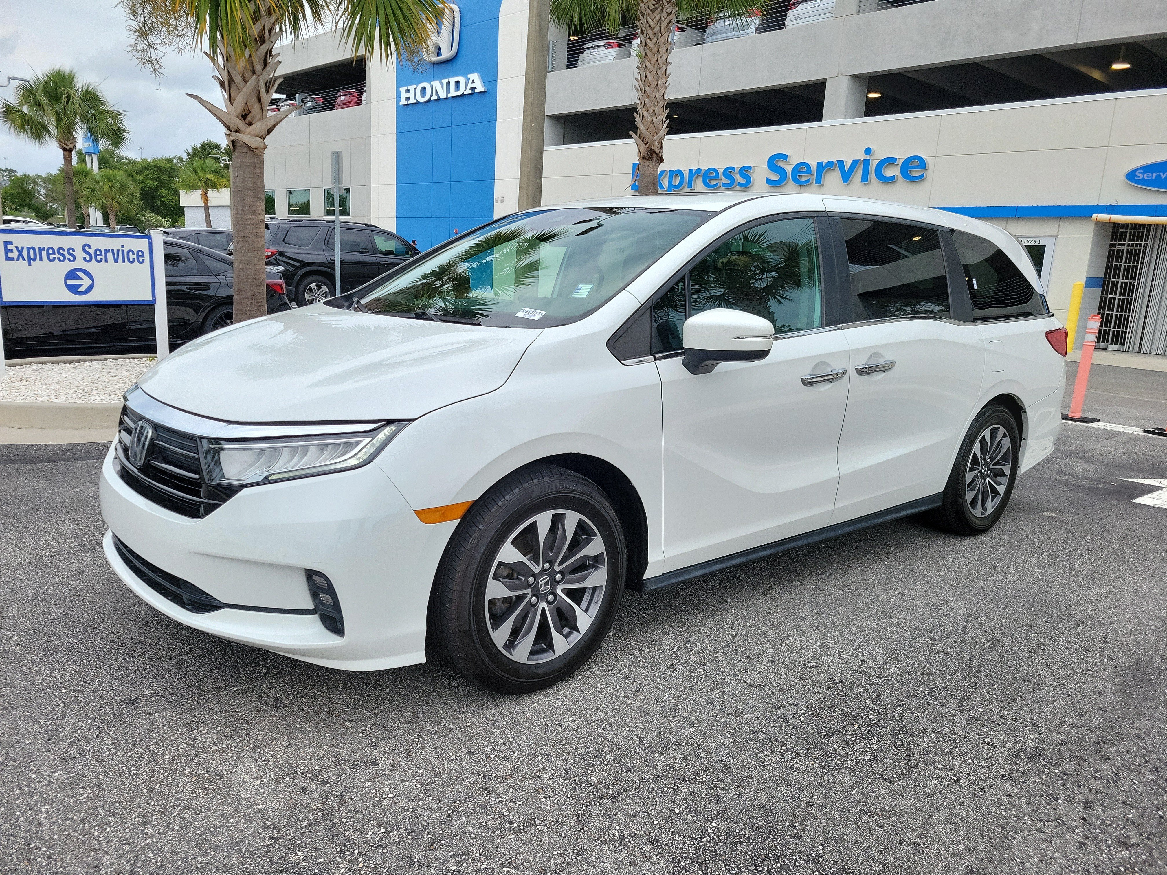 Certified Used 2021 Platinum White Pearl Honda EX-L image 43