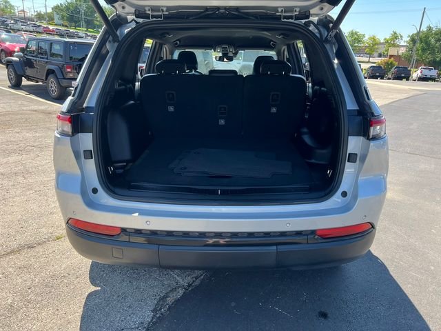Certified Used 2023 Silver Jeep Altitude X image 9
