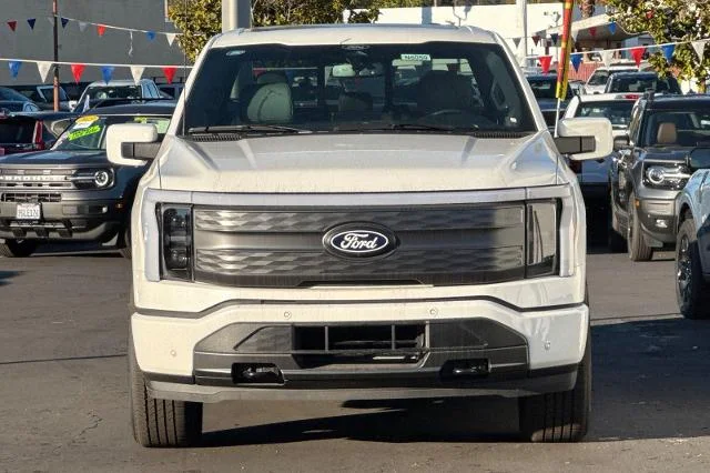 2025 Ford F-150 Lightning Lariat - Photo 9