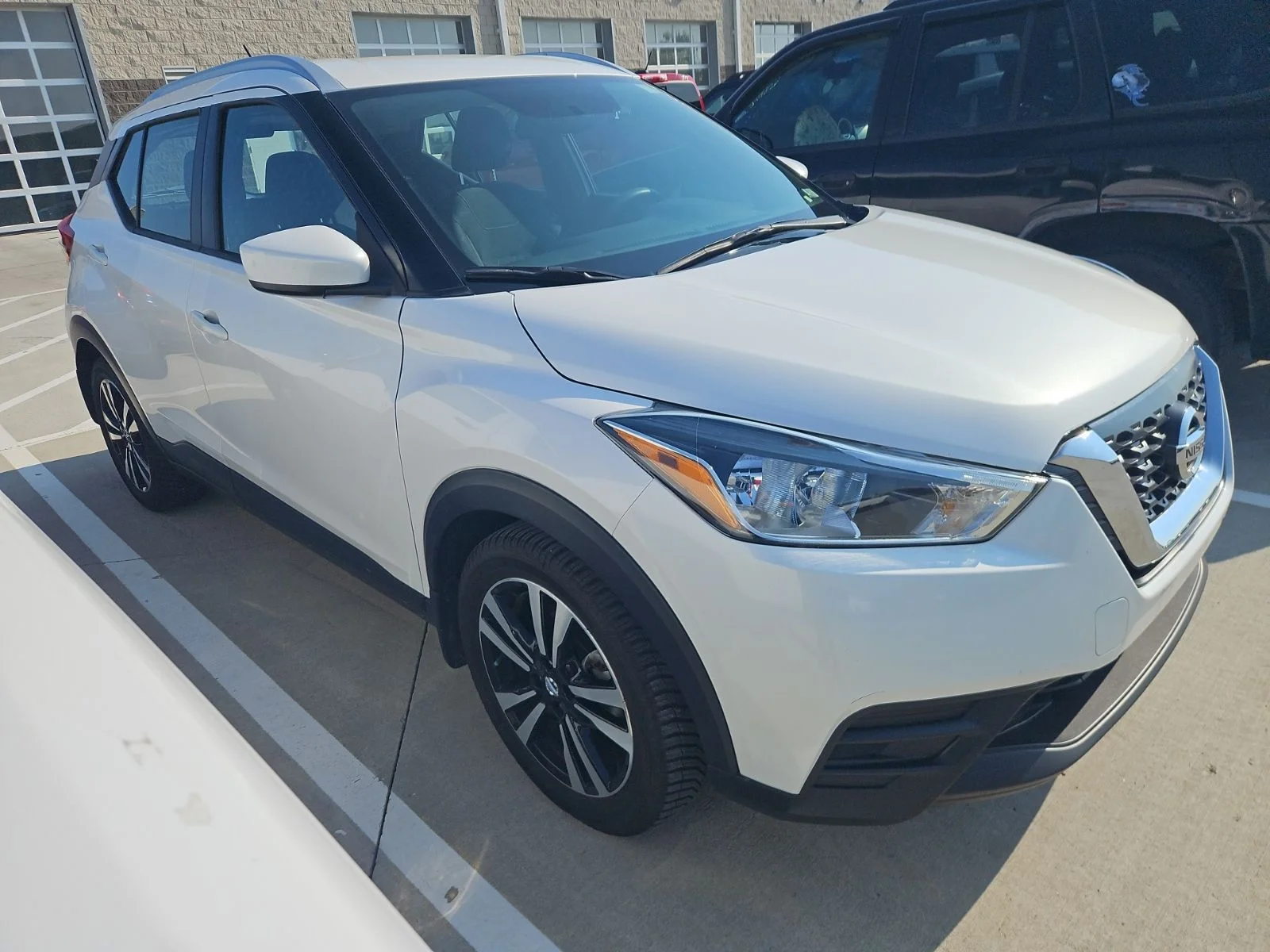 Used 2018 Aspen White Nissan SV image 3