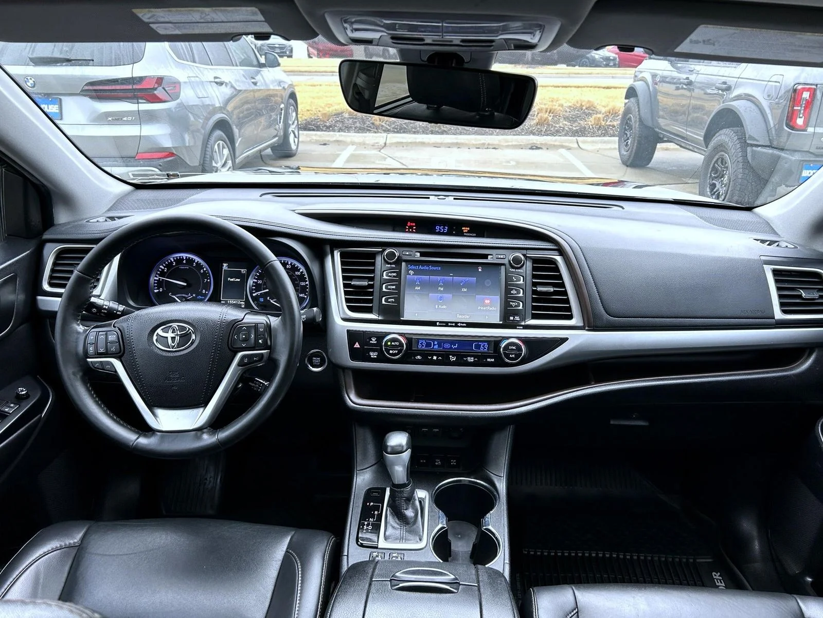 Used 2019 Black Toyota XLE image 12