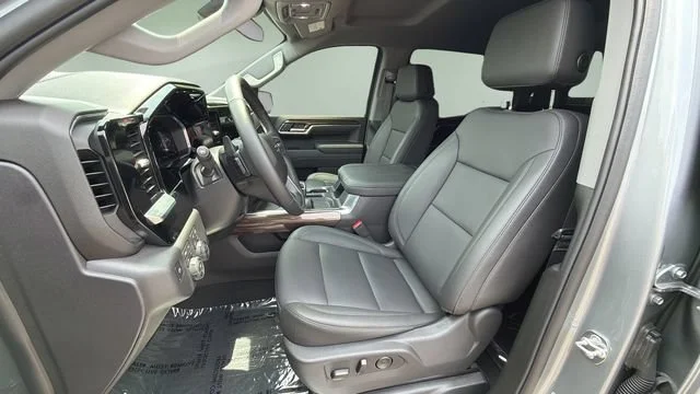 Used 2026 Sterling Gray Metallic Chevrolet LT Trail Boss image 18