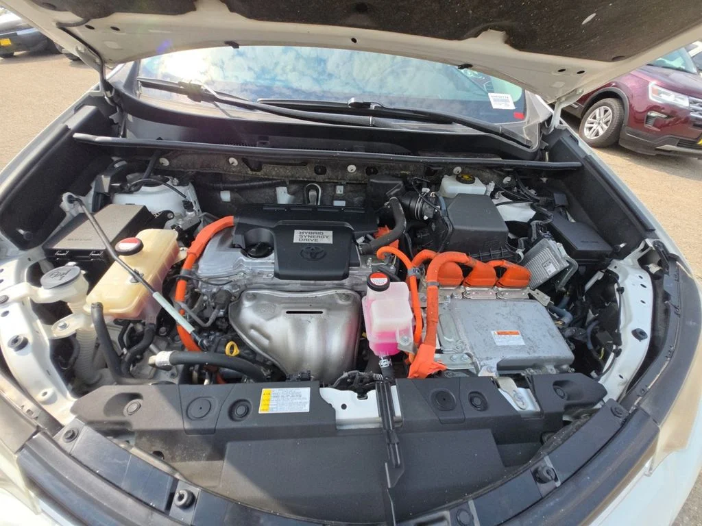 Used 2016 White Toyota XLE image 24