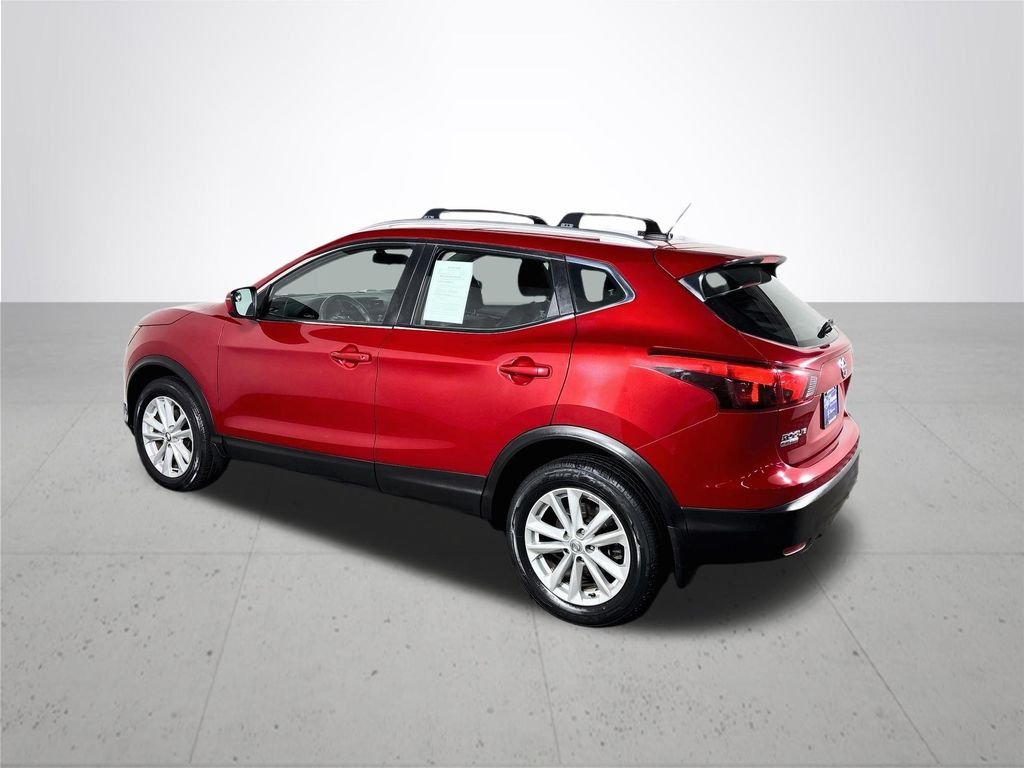 Used 2017 Red Nissan SV image 8