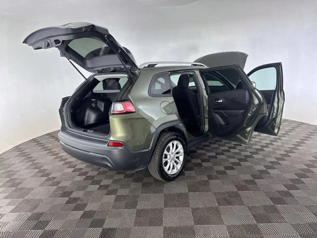 Used 2020 Green Jeep Latitude image 16