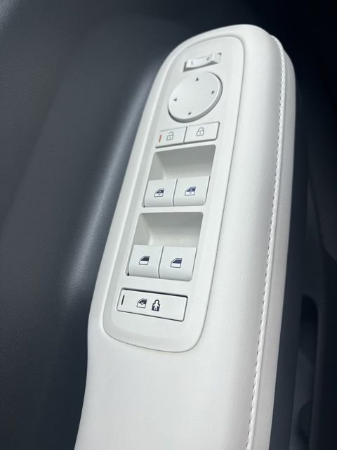 Used 2024 Silver Hyundai SEL image 17