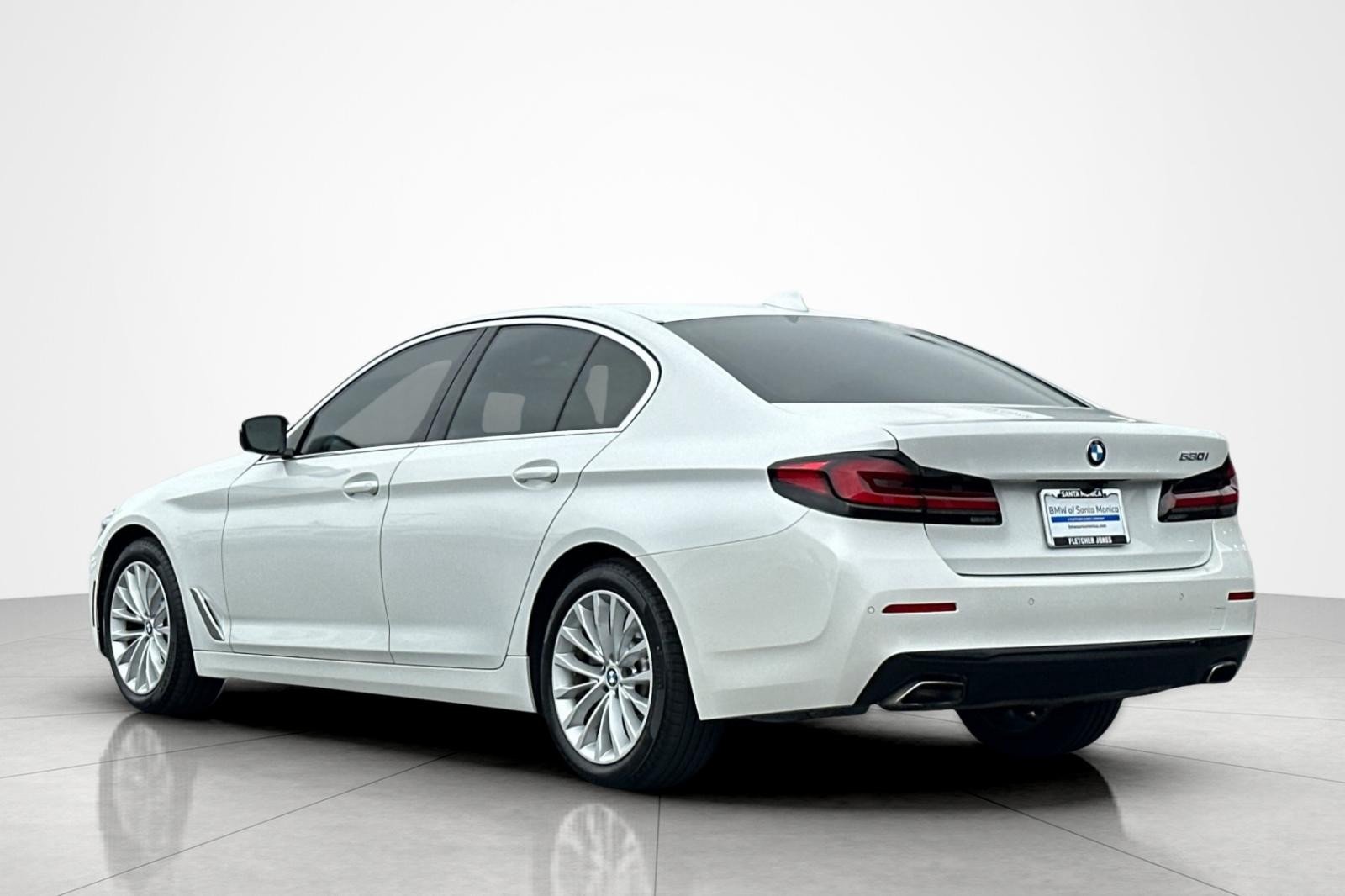 Used 2023 Mineral White Metallic BMW 530i image 3