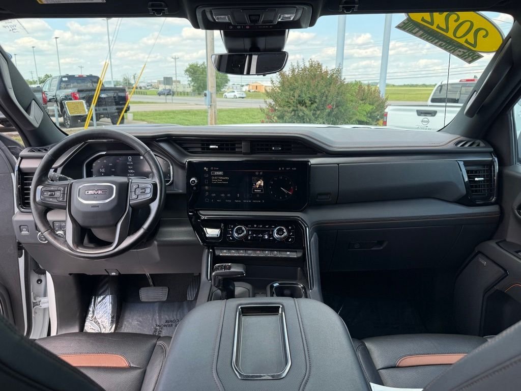 Used 2022 White GMC AT4 image 14