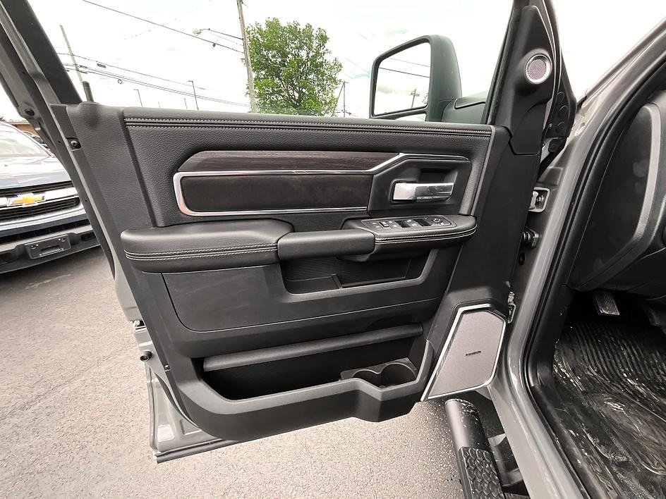 New 2026 Ceramic Gray Clear-Coat Exterior Paint RAM Laramie image 10