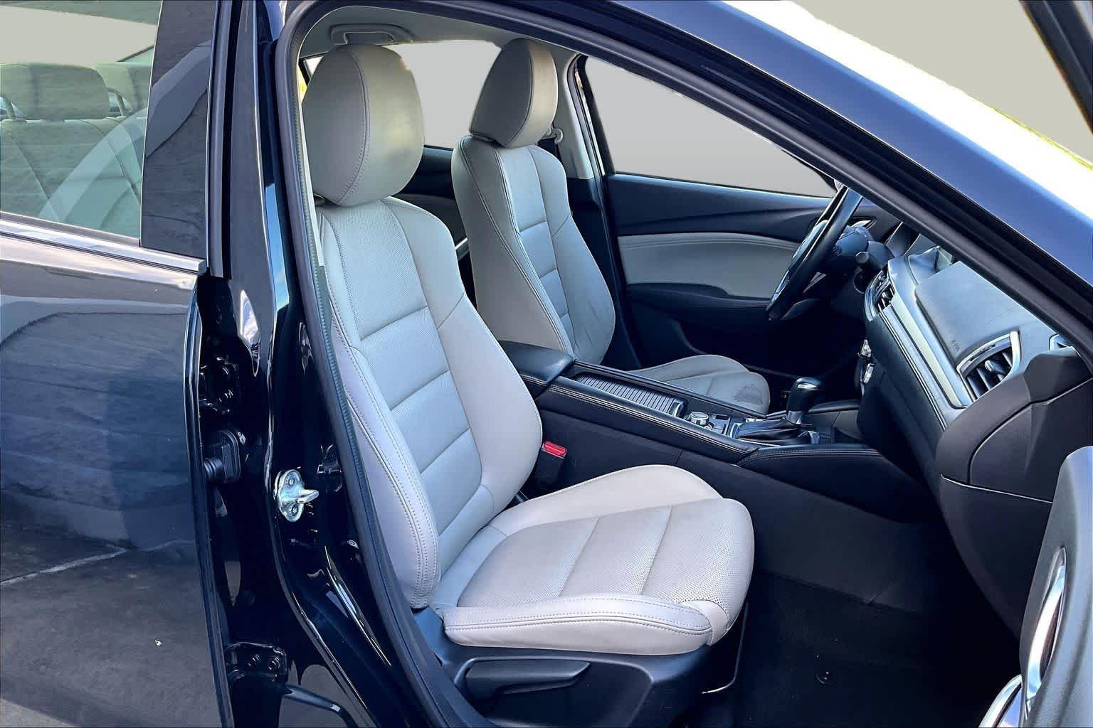 Used 2016 Jet Black Mica Mazda i Touring image 9