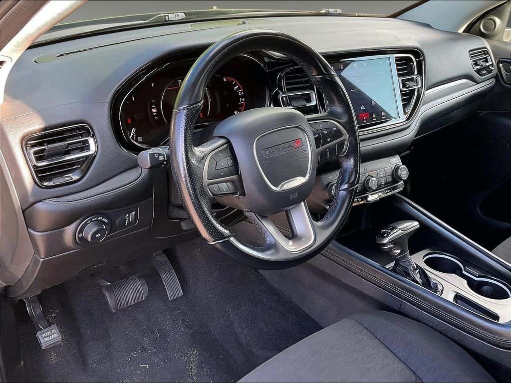 Used 2022 Black Dodge SXT image 8