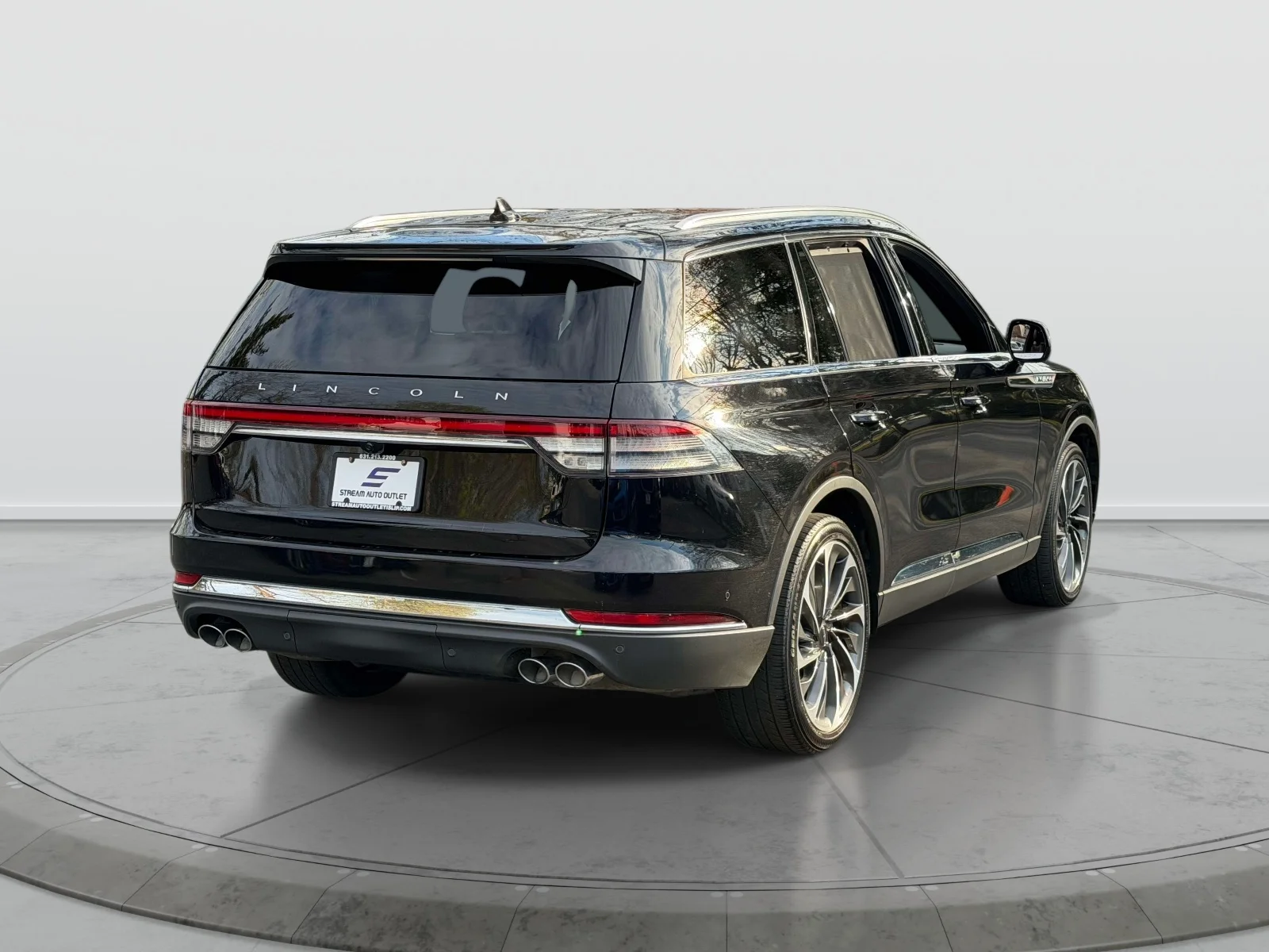 Used 2020 Black Lincoln Reserve image 6