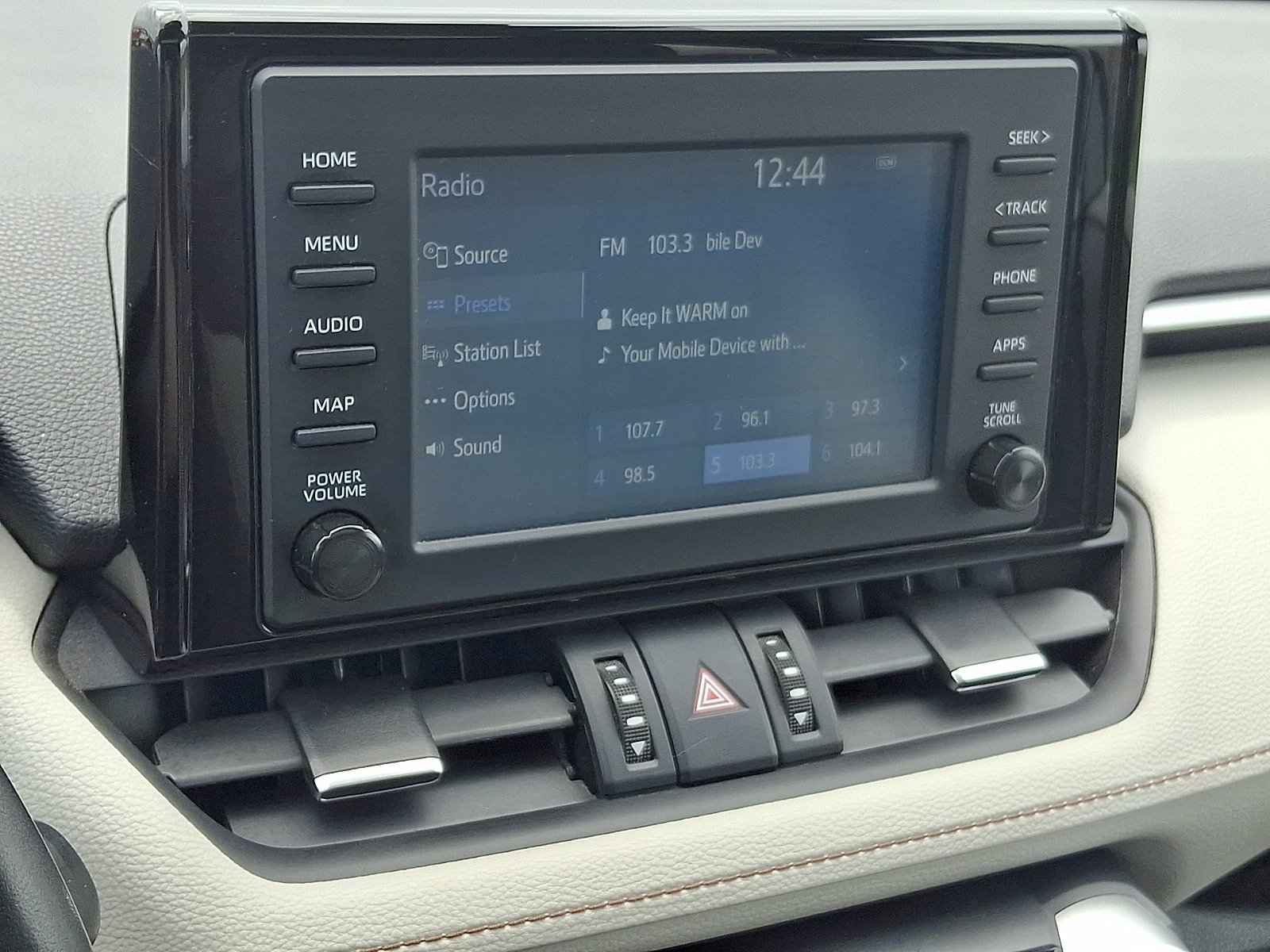 2019 Toyota RAV4 XLE Premium - Photo 24