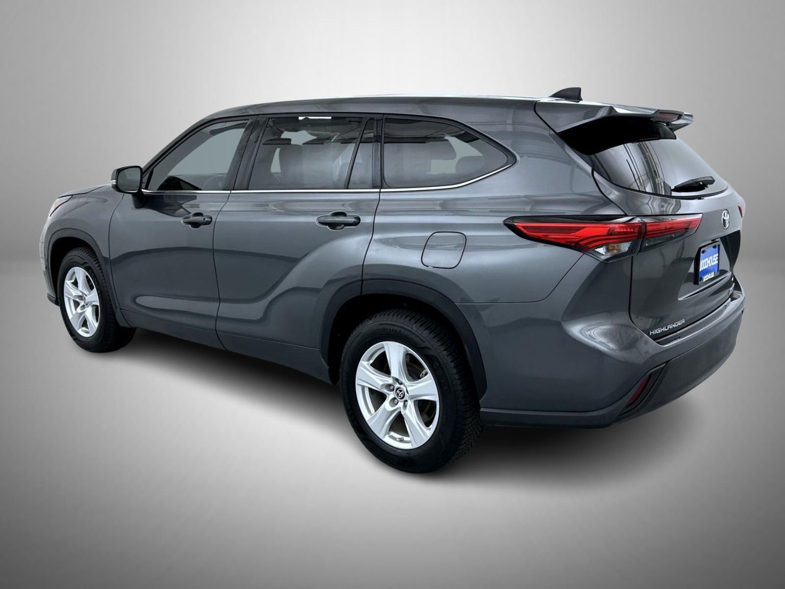 Used 2022 Gray Toyota L image 7