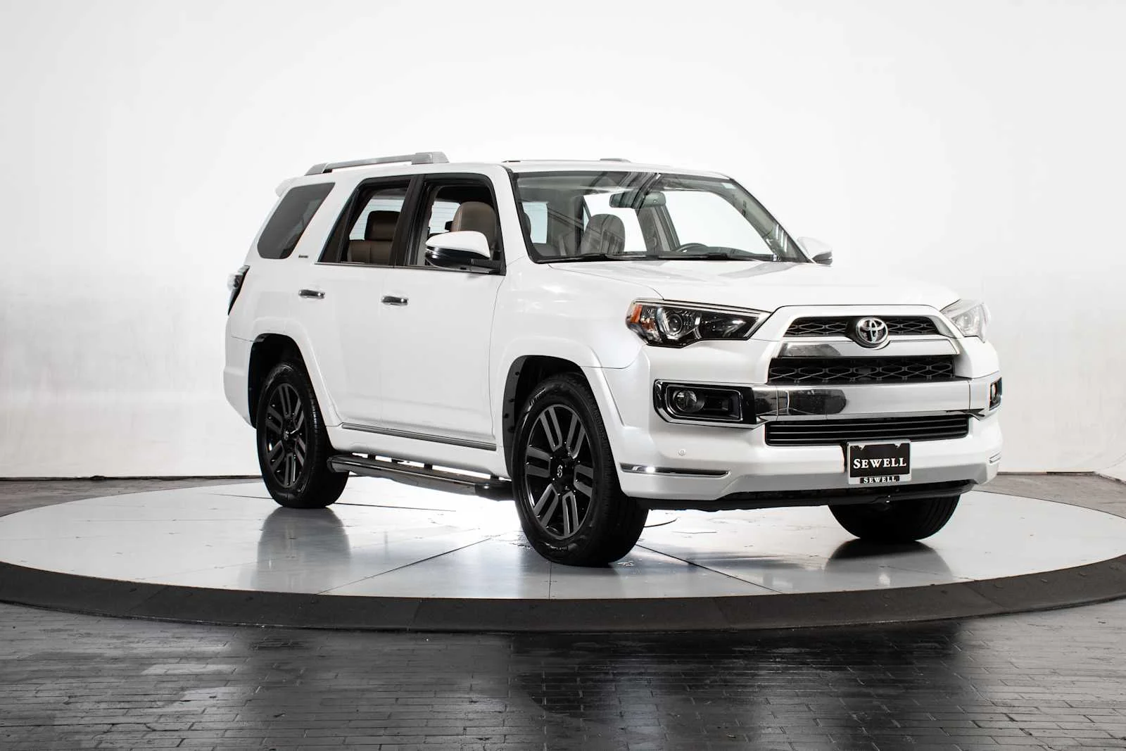 Used 2014 Blizzard Pearl Toyota Limited image 8
