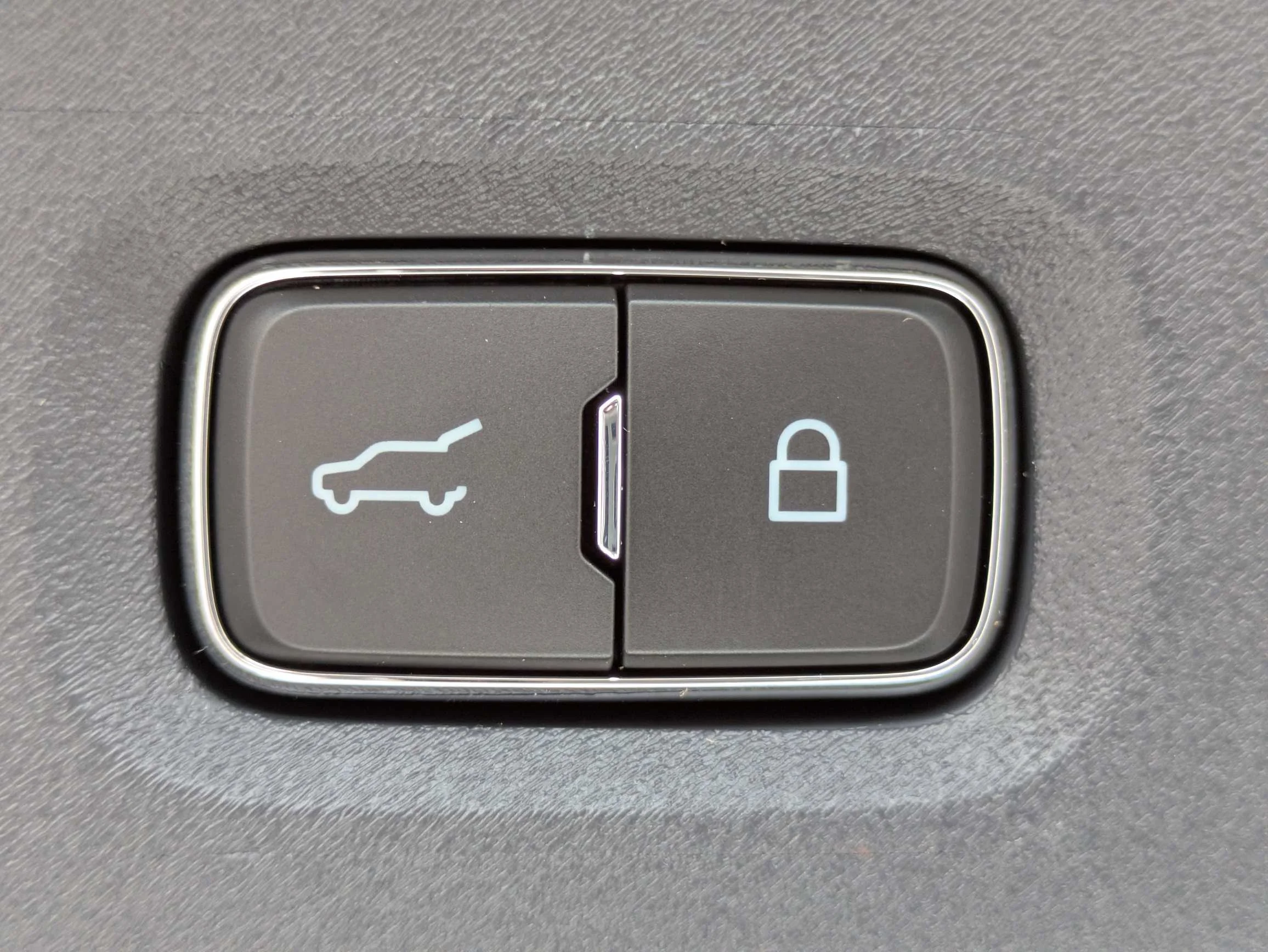 New 2026 Star White Metallic Tri-Coat Ford Platinum® image 15