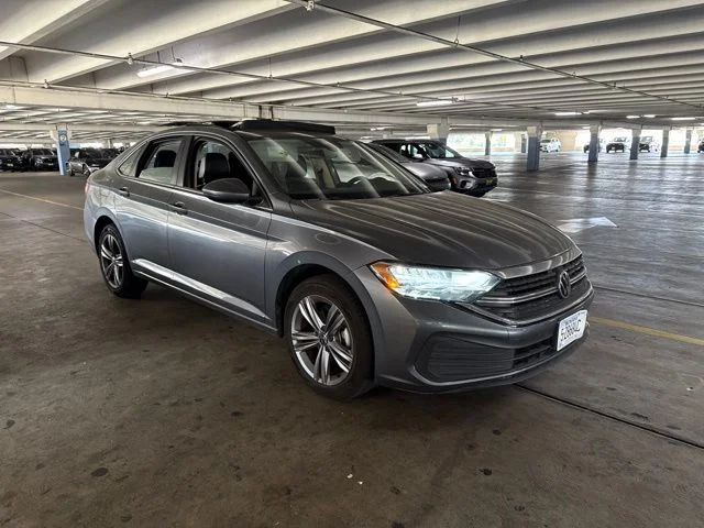 Used 2024  Volkswagen 1.5T SE image 2