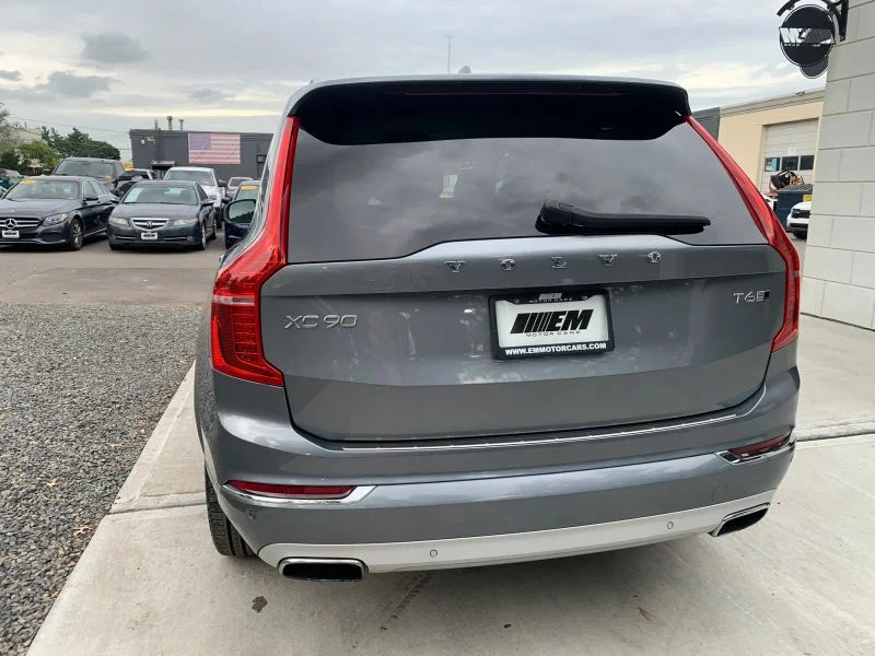 Used 2019 Gray Volvo T6 Inscription Sport Utility 4D image 44