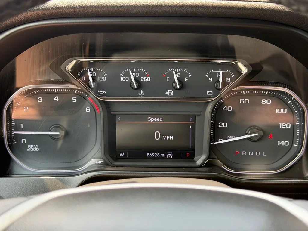Used 2021 White GMC SLT image 19
