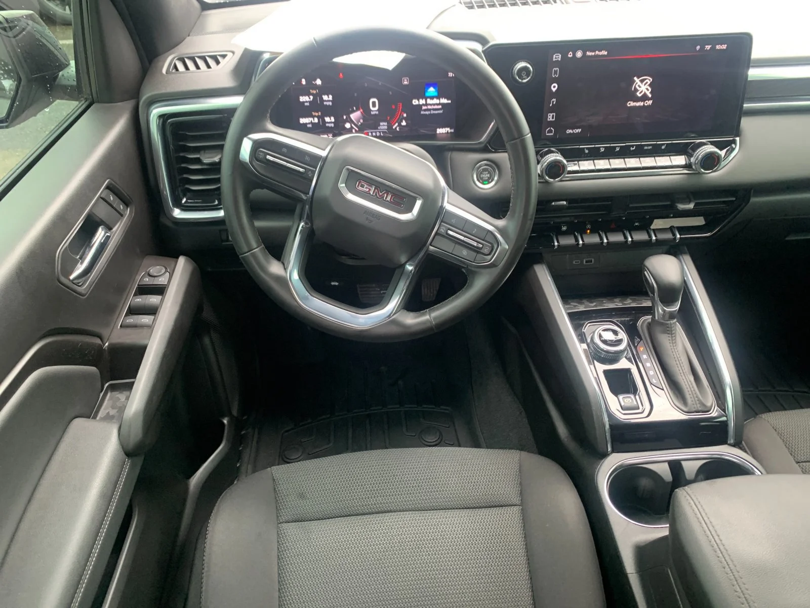 Used 2025 Sterling Metallic GMC Elevation image 16