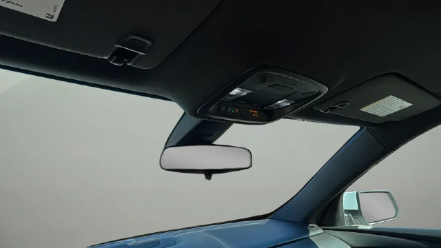 Used 2023 SUMMIT WHITE Chevrolet LT Cloth image 27