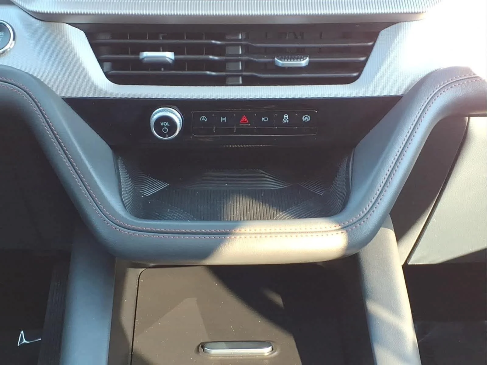 Used 2025 Vapor Blue Ford Active image 26