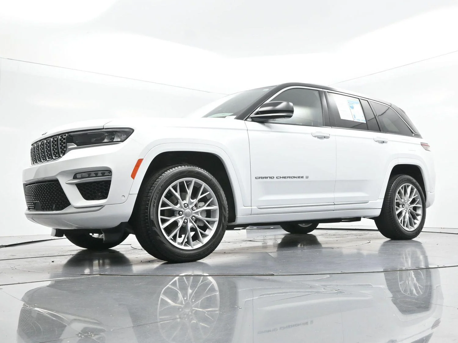 Used 2022 White Jeep Summit image 53