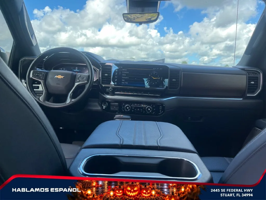 Used 2023 IRIDESCENT PEARL TRICOAT Chevrolet High Country image 15