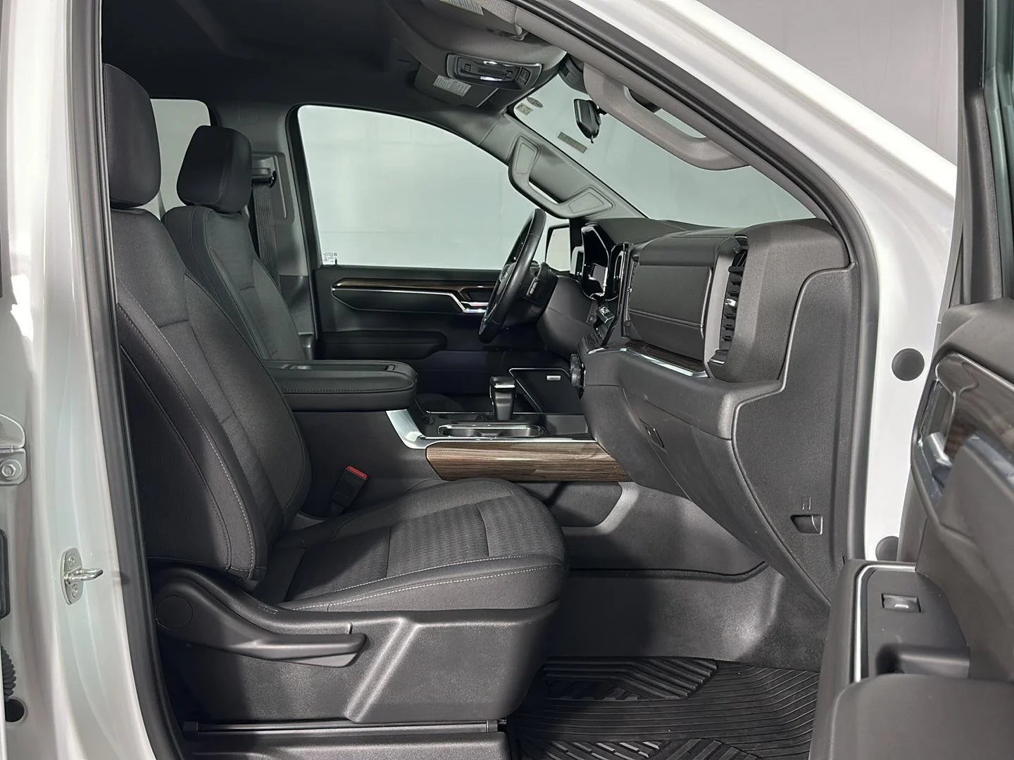 Used 2022 Summit White Chevrolet LT Trail Boss image 27