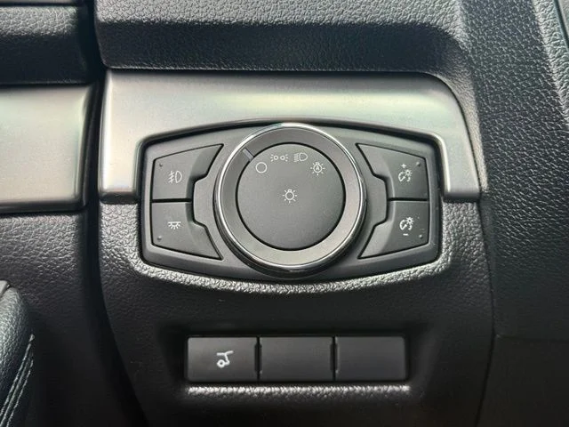 Used 2018 Black Ford XLT image 18