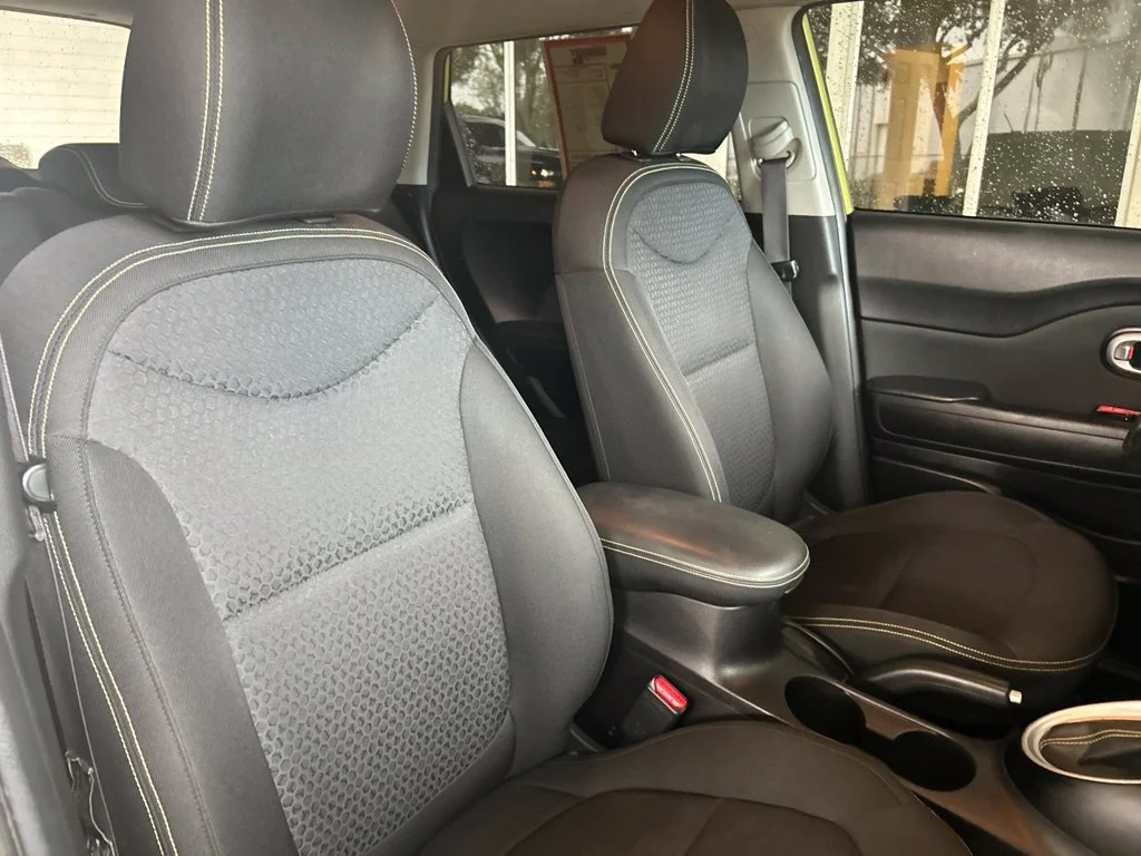 Used 2014 Green Kia Plus image 19