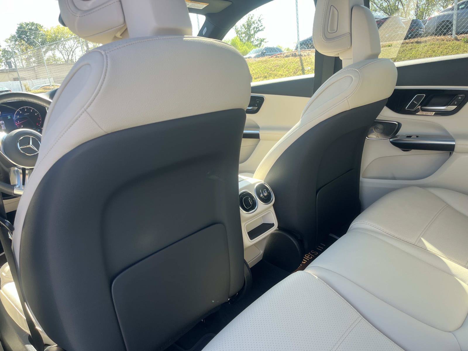 Used 2026 Polar White Mercedes-Benz GLC 300 image 18
