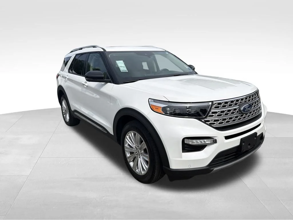 Used 2023 White Ford Limited image 9