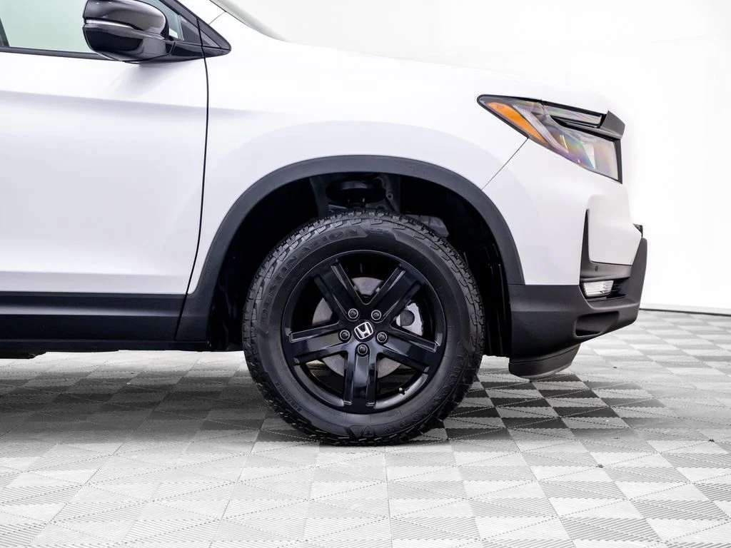 Certified Used 2023 White Honda Black Edition image 35
