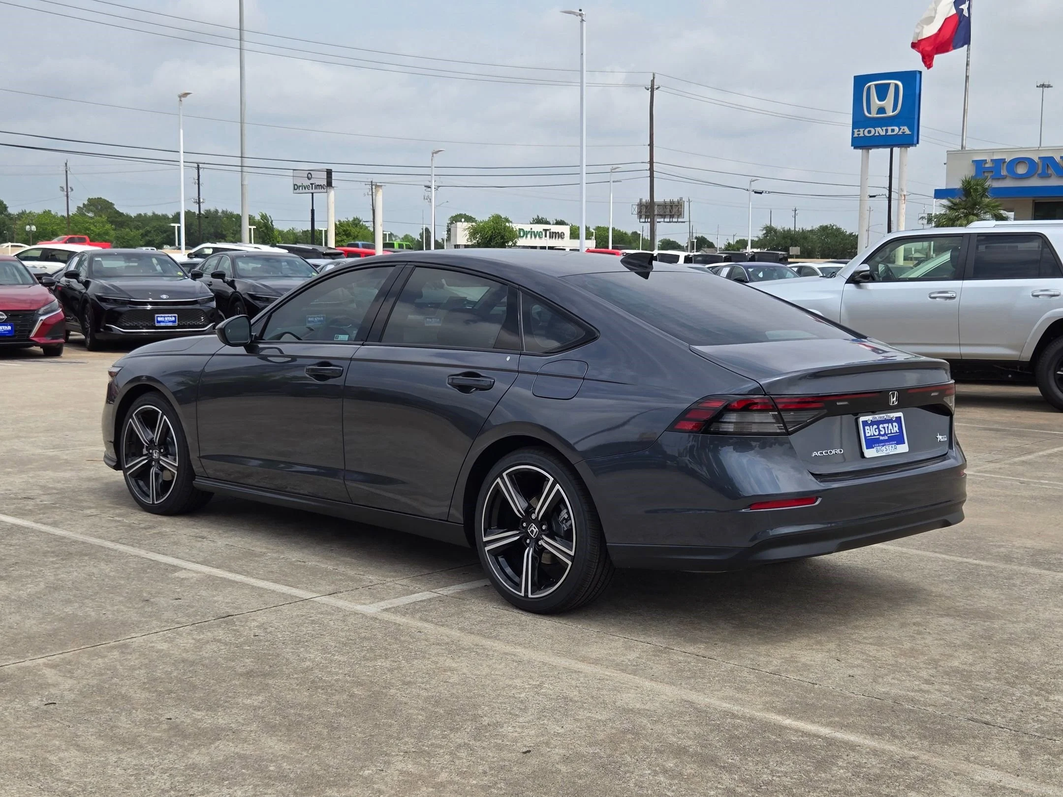 New 2026 Meteorite Gray Metallic Honda SE image 6